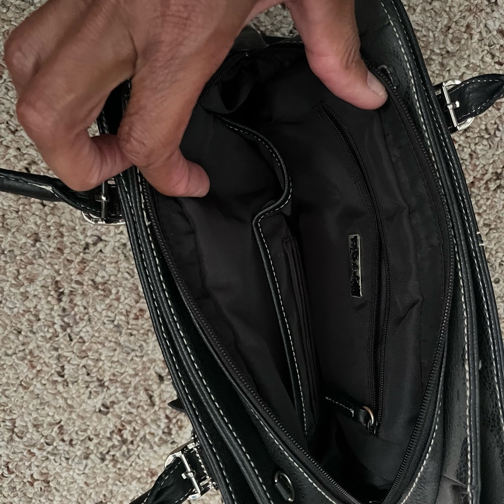 Black handbag - Picture 3 of 9